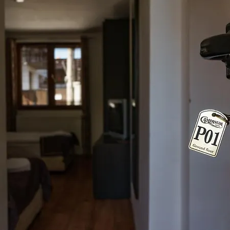 Velinov Boutique With Free Shuttle