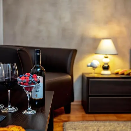 فندق Velinov Boutique With Free Shuttle 3*