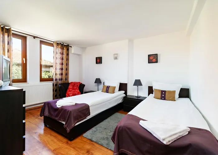 Velinov Boutique With Free Shuttle