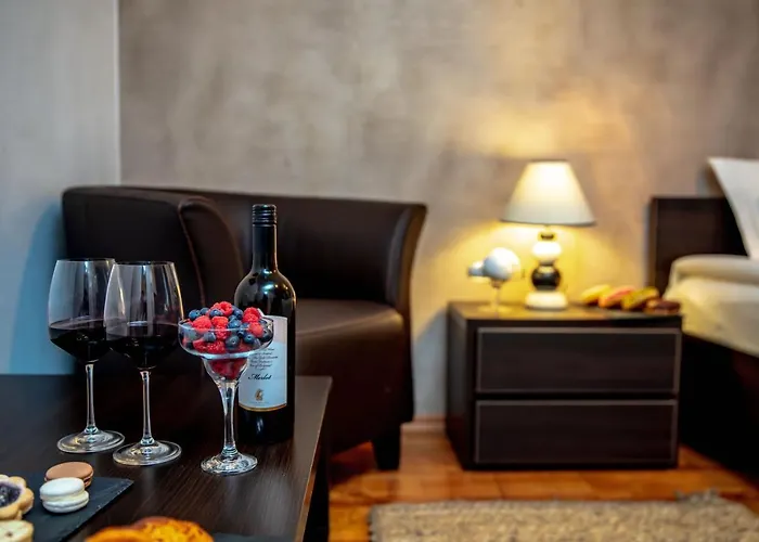 מלון Velinov Boutique With Free Shuttle 3*