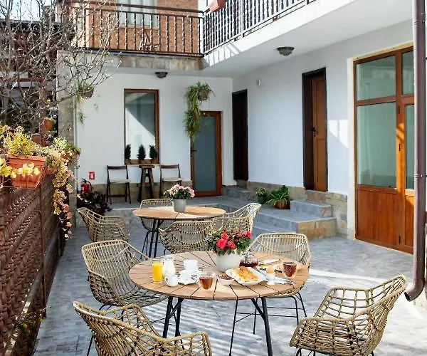 Velinov Boutique With Free Shuttle בנסקו