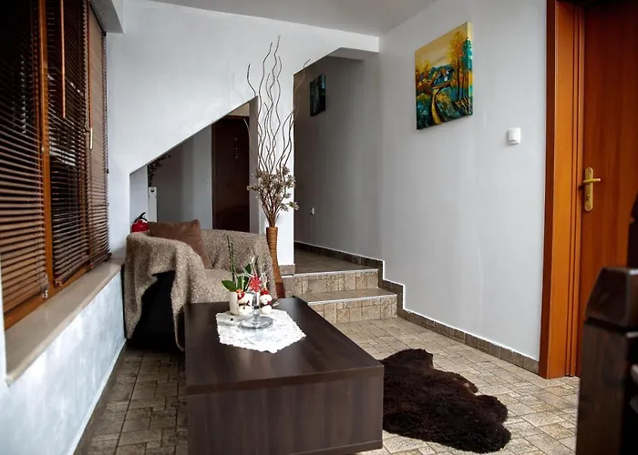 Velinov Boutique With Free Shuttle