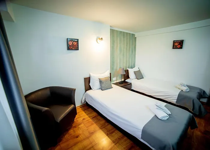 Velinov Boutique With Free Shuttle