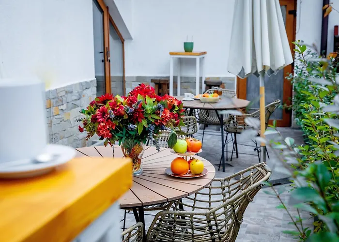 Velinov Boutique With Free Shuttle