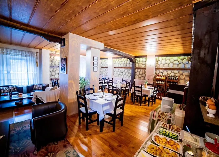 Velinov Boutique With Free Shuttle בנסקו